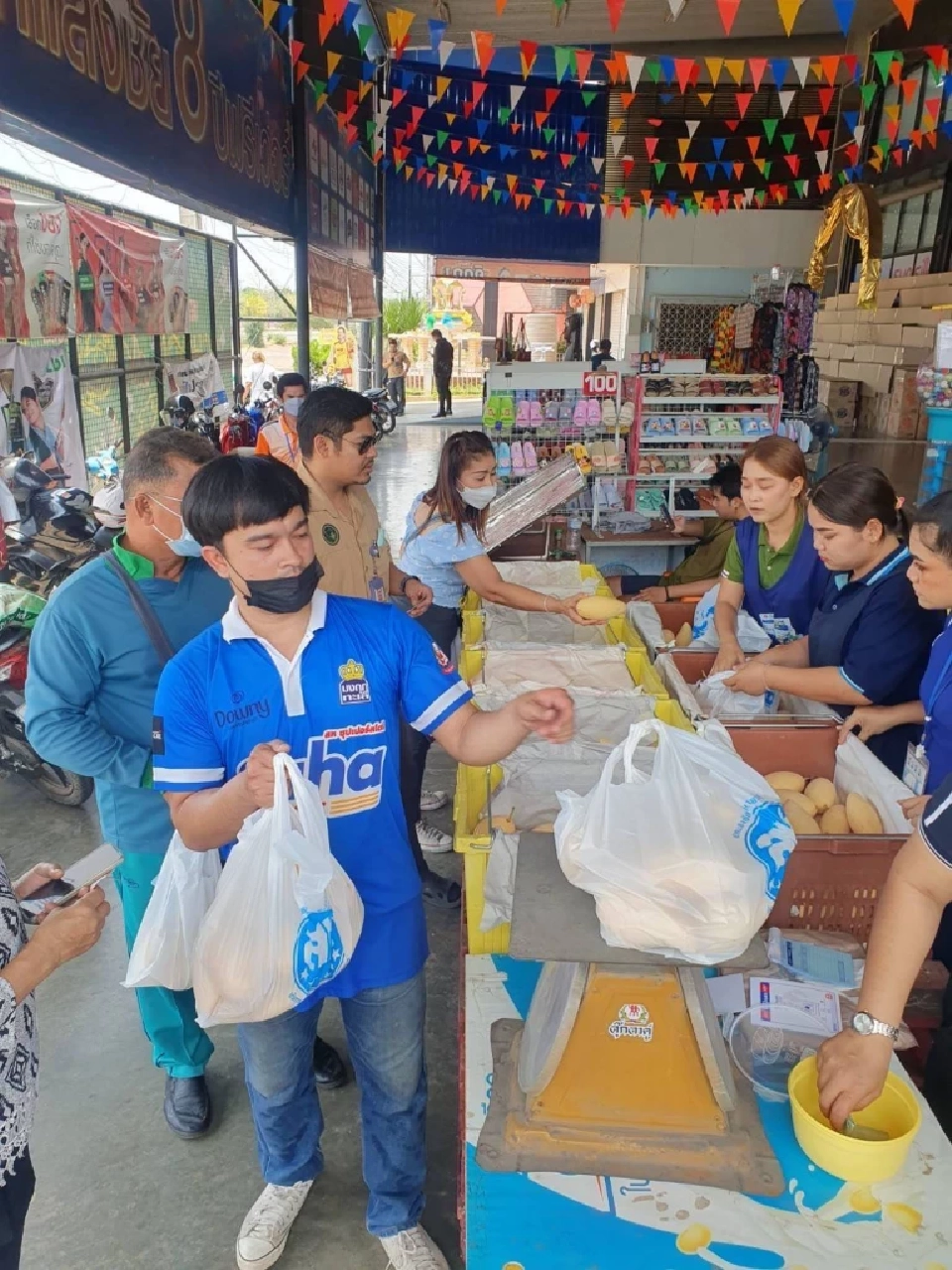 “ค้าภายใน” จับมือห้างท้องถิ่น  คิกออฟ “Fruit Festival 2023”