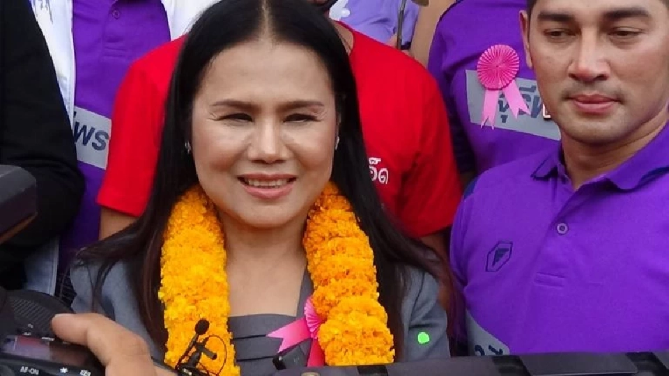 นางจุรีพร สินธุไพร 