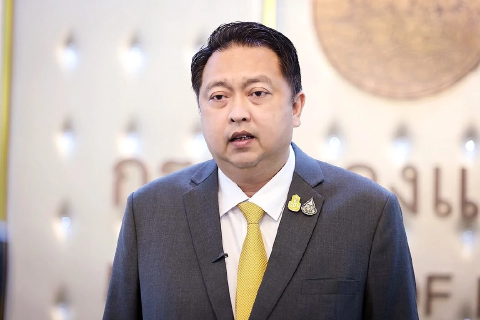 นายสุชาติ ชมกลิ่น กรรมการกำหนดแนวทางและยุทธศาสตร์ พรรครวมไทยสร้างชาติ (รทสช.)