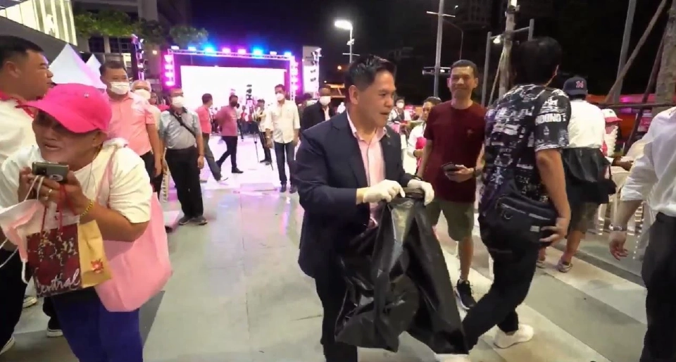 นายวราวุธ ศิลปอาชา รัฐมนตรีว่าการกระทรวงทรัพยากรธรรมชาติและสิ่งแวดล้อม หัวหน้าพรรคชาติไทยพัฒนา