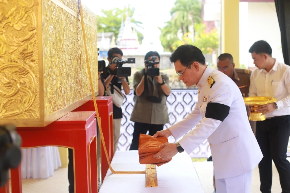 ครอบครัว “ลักษณวิศิษฏ์” น้อมสำนึกพระมหากรุณาธิคุณ พิธีพระราชทานเพลิงศพพ่อ