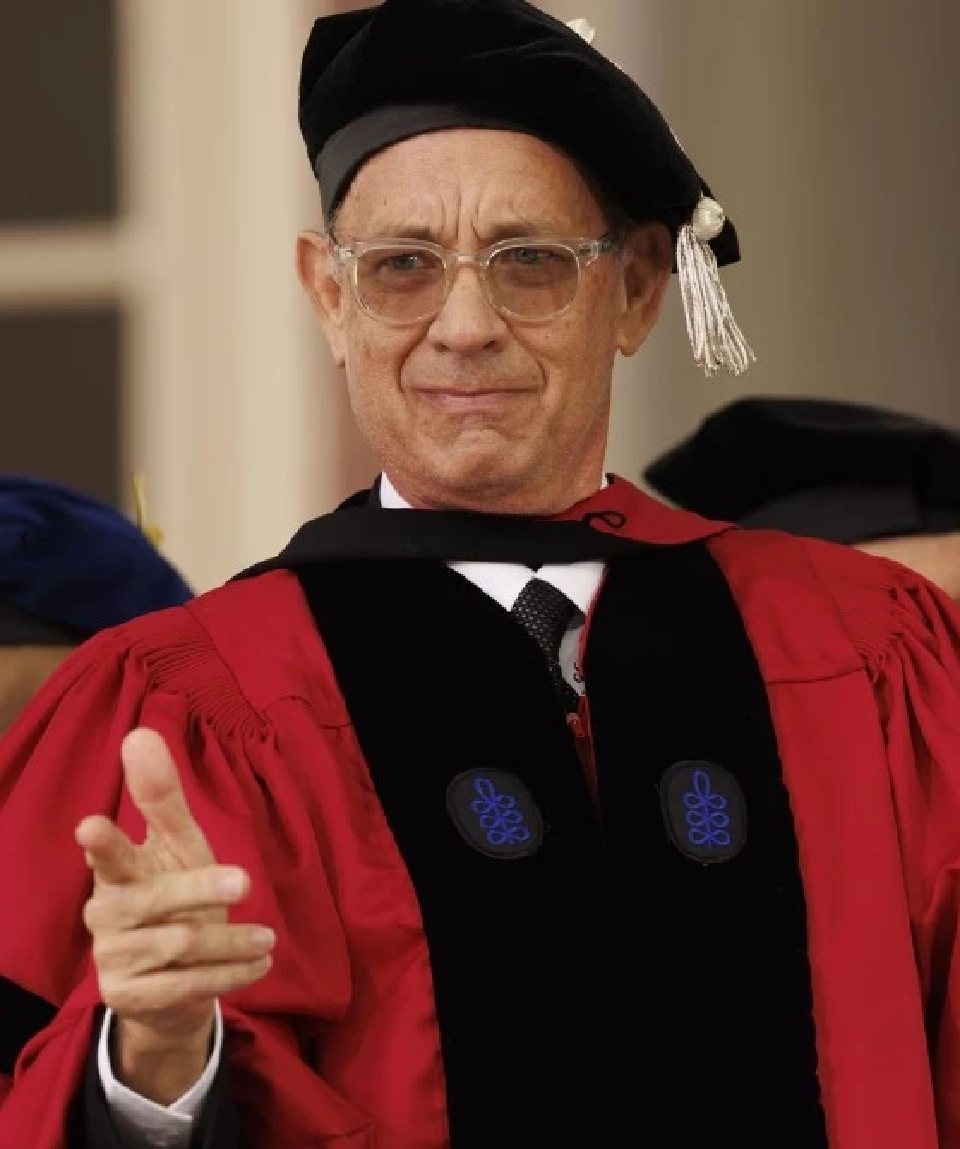 ทอม แฮงส์ เข้ารับปริญญาดุษฎีบัณฑิตกิตติมศักดิ์จากมหาวิทยาลัยฮาร์วาร์ด