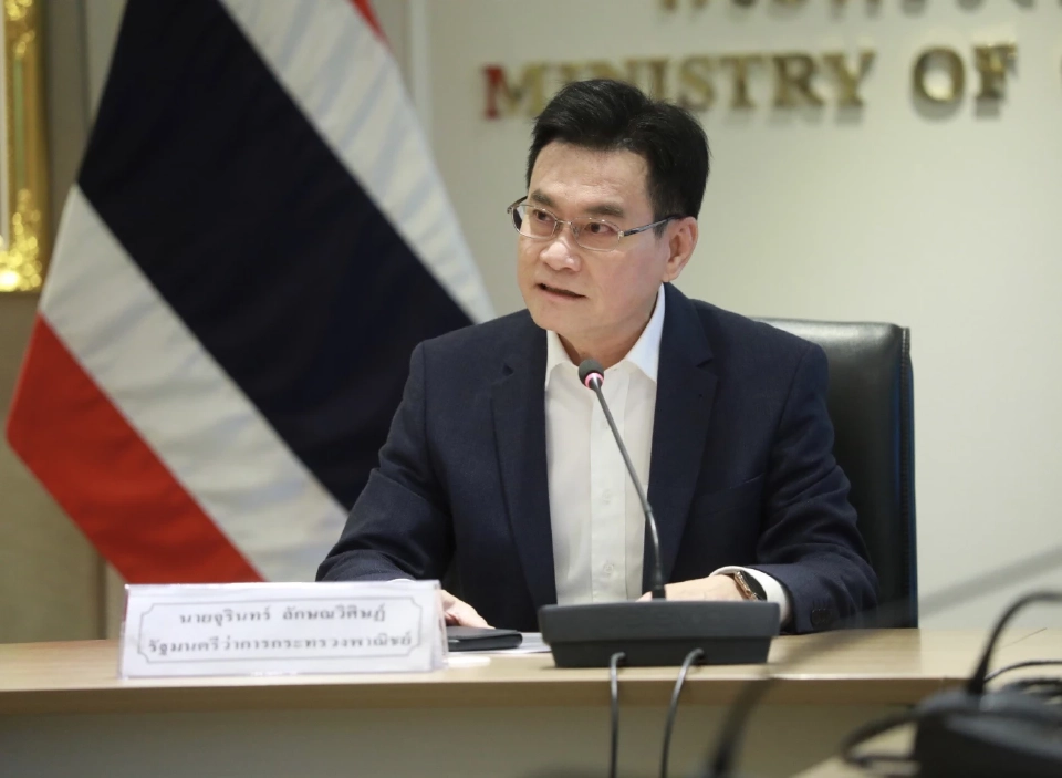 นายจุรินทร์ ลักษณวิศิษฏ์ รักษาการหัวหน้าพรรคประชาธิปัตย์