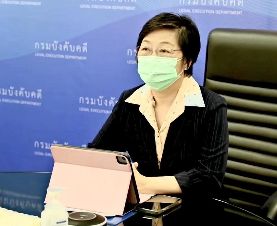 นางทัศนีย์ เปาอินทร์ 