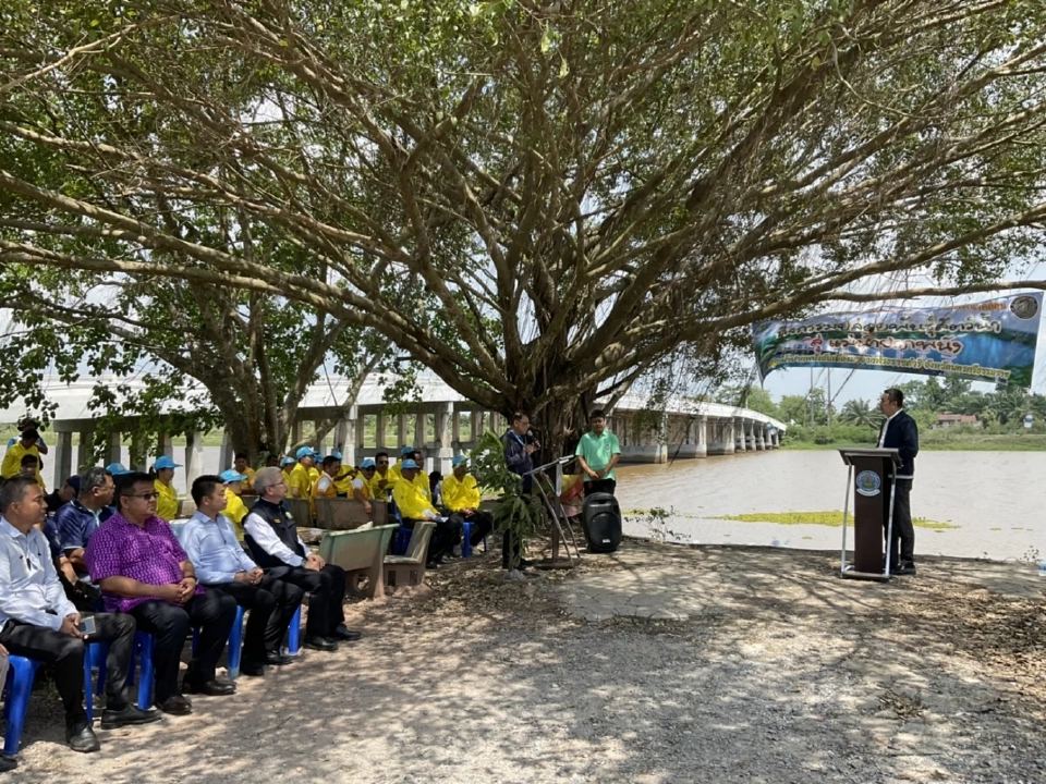 รองฯ วิทยา ร่วมปล่อยพันธุ์กุ้ง 1 ล้านตัว หวังรักษาระบบนิเวศอย่างยั่งยืน