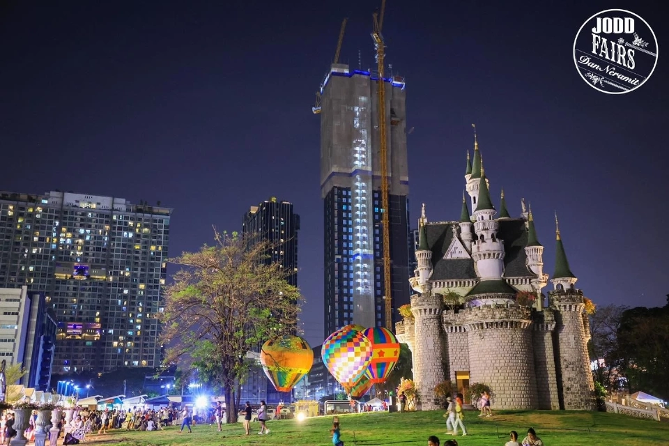 ตลาดนัดจ๊อดแฟร์แดนเนรมิต