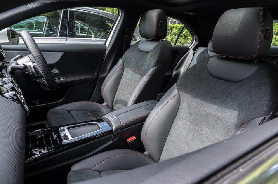 รีวิว เอ-คลาส ใหม่ Mercedes Benz A200 AMG Dynamic