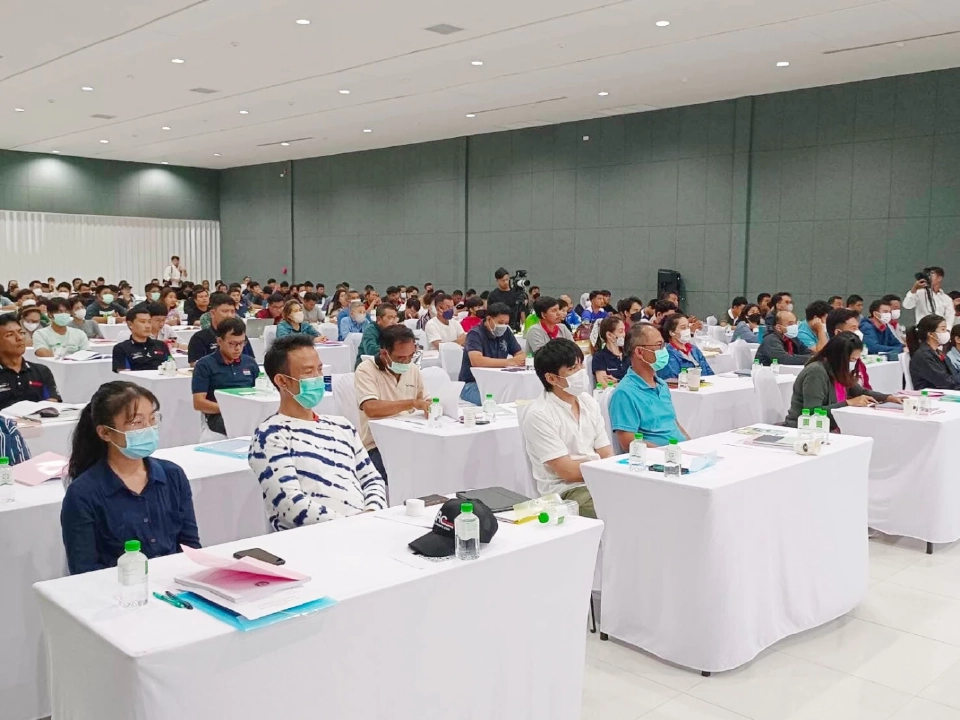 ลุยสร้างคน“โดรน”พ่นสาร หว่านปุ๋ย อย่างมีความรู้