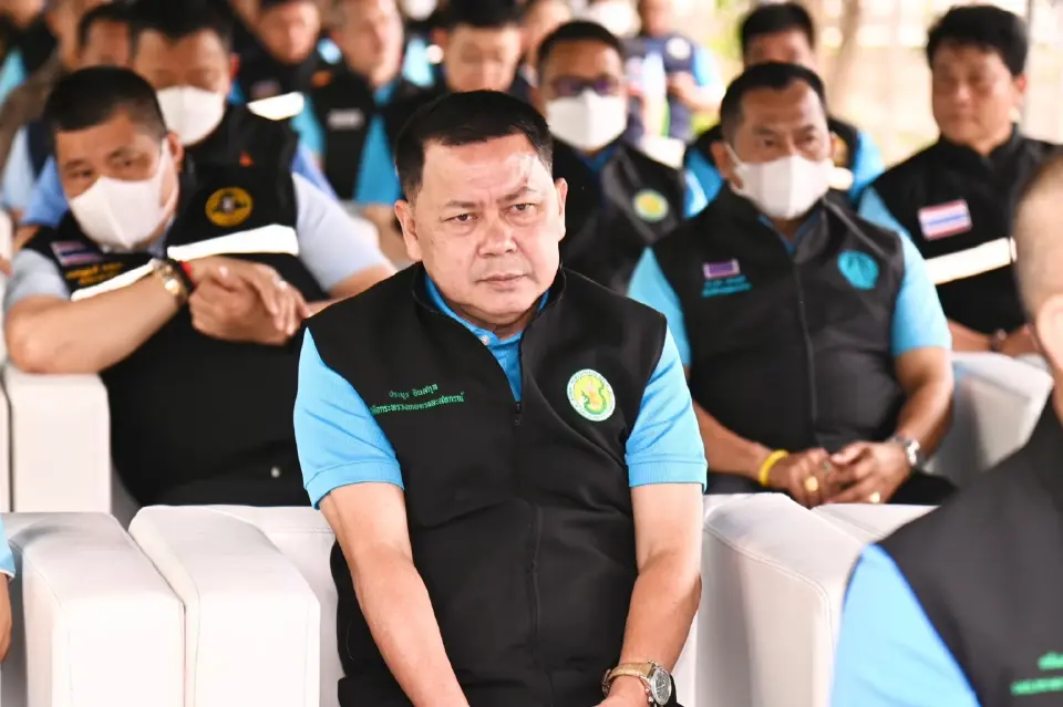 “เฉลิมชัย” สั่งฝังทำลายเนื้อกระบือเถื่อนกว่า 110 ตัน ลั่นเจอจับลูกเดียว