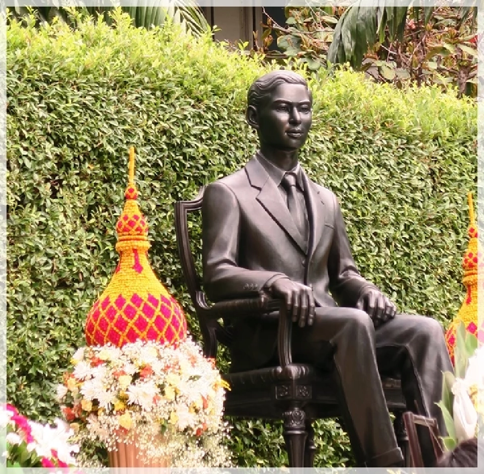 พระบรมราชานุสาวรีย์ ณ คณะแพทยศาสตร์ จุฬาลงกรณ์มหาวิทยาลัย