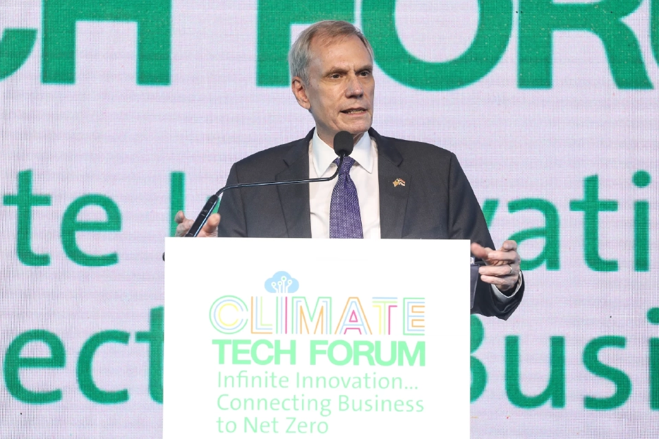 นายโรเบิร์ต เอฟ. โกเดค เอกอัครราชทูตสหรัฐอเมริกา ประจำประเทศไทย 