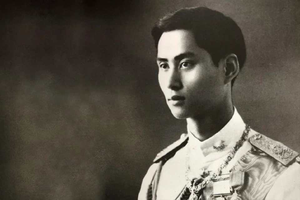 พระบาทสมเด็จพระปรเมนทรมหาอานันทมหิดล พระอัฐมรามาธิบดินทร