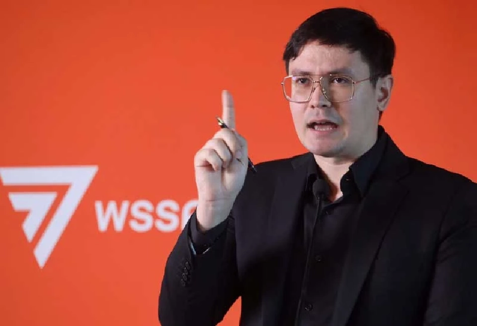 นายรังสิมันต์ โรม ว่าที่ ส.ส.แบบบัญชีรายชื่อ พรรคก้าวไกล 