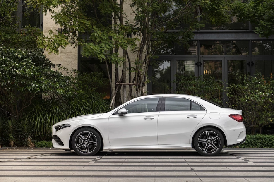 รีวิว เอ-คลาส ใหม่ Mercedes Benz A200 AMG Dynamic