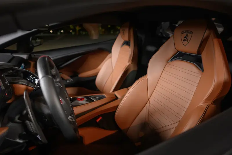 Lamborghini Revuelto ราคา 47.49 ล้านบาท