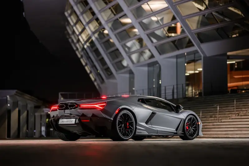 Lamborghini Revuelto ราคา 47.49 ล้านบาท