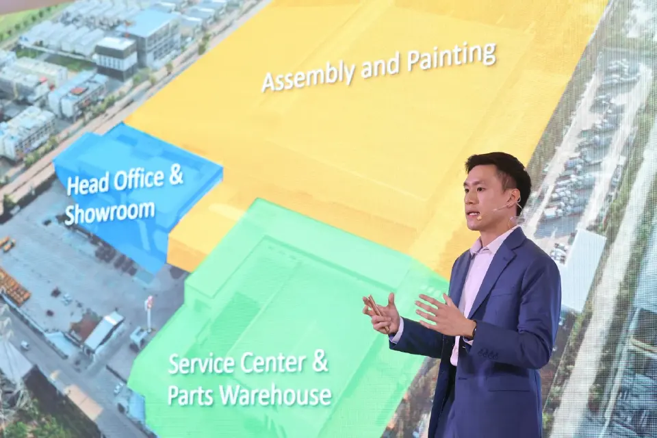 นายปวริศร์ เตชะอิทธิพร รองประธานบริหาร กลุ่มบริษัท TOPBEST