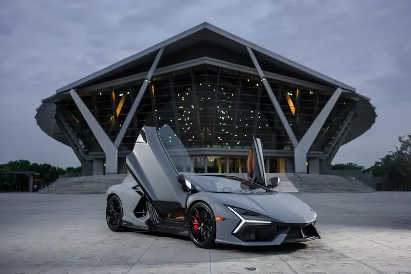 Lamborghini Revuelto ราคา 47.49 ล้านบาท
