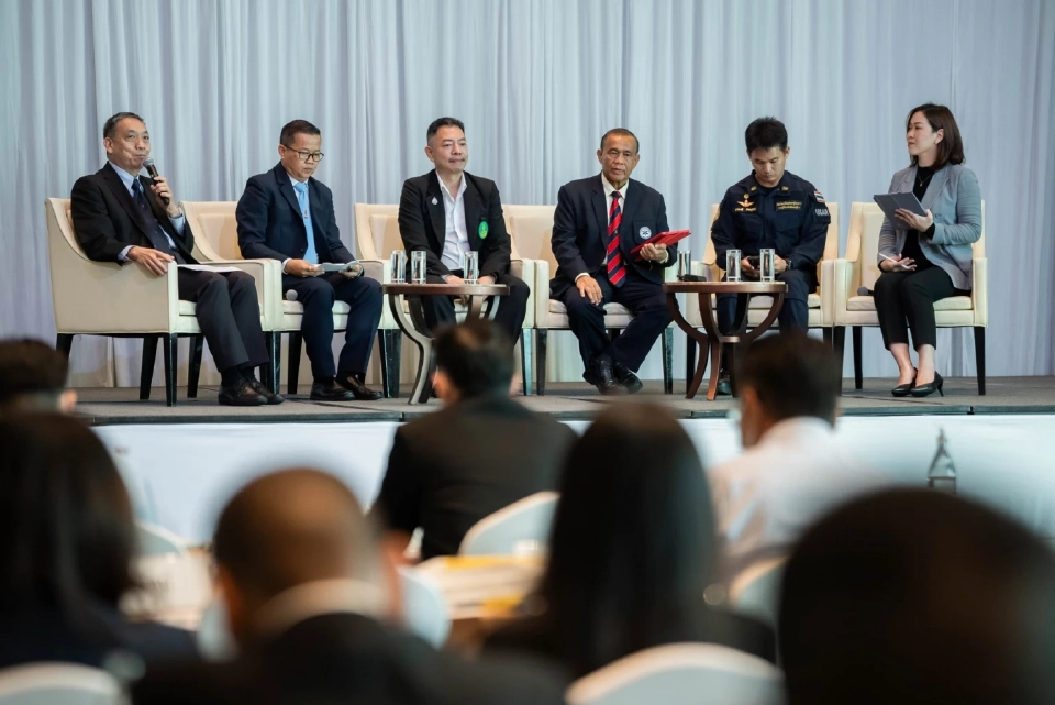 BTS จับมือ EBM เปิดสัมนาสร้างความเข้าใจ “รถไฟฟ้าสายสีเหลือง”