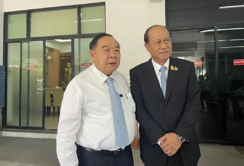 ชักภาพร่วมกับ "บิ๊กป๊อก" พล.อ.อนุพงษ์ เผ่าจินดา เช้าวันนี้ 11 ส.ค. 2566 (ขอบคุณภาพจากเนชั่นทีวี) 