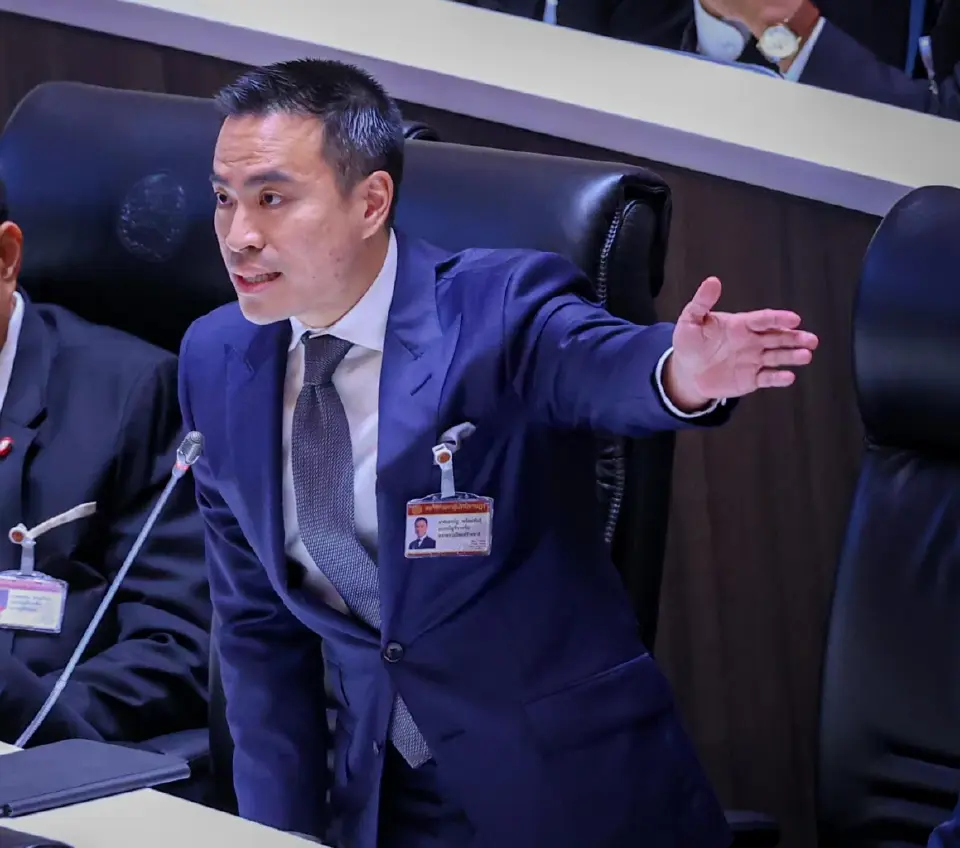 นายเอกนัฏ พร้อมพันธุ์ เลขาธิการพรรครวมไทยสร้างชาติ (รทสช.) 
