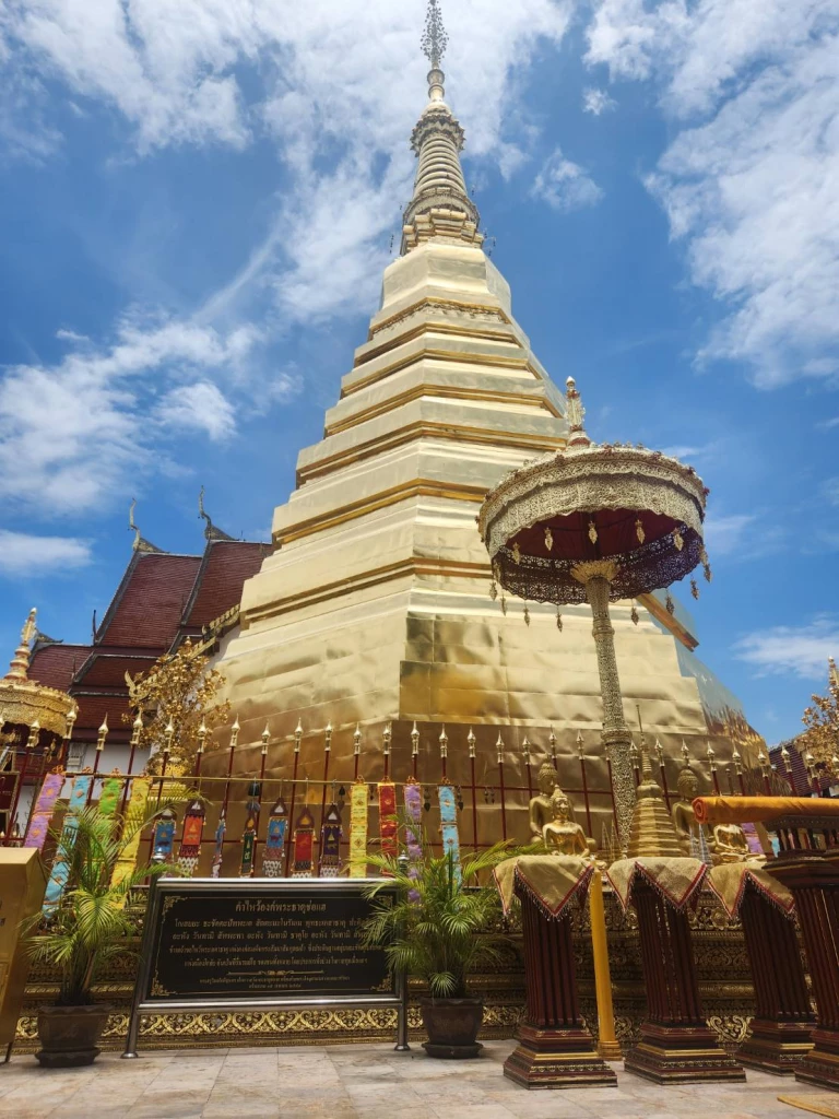 บทสวดขอพร”พระเจ้าทันใจ”ที่วัดพระธาตุช่อแฮ แพร่