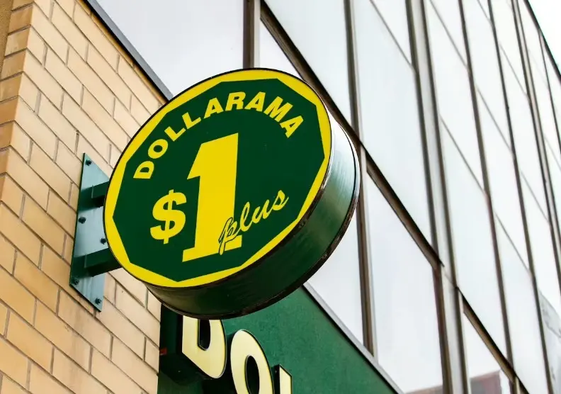 ปัจจุบันมีร้านดอลลาร์รามา 1,507 สาขาในแคนาดา บริษัทมีแผนจะเปิดให้ได้ถึง 2,000 สาขาภายในปี พ.ศ. 2574