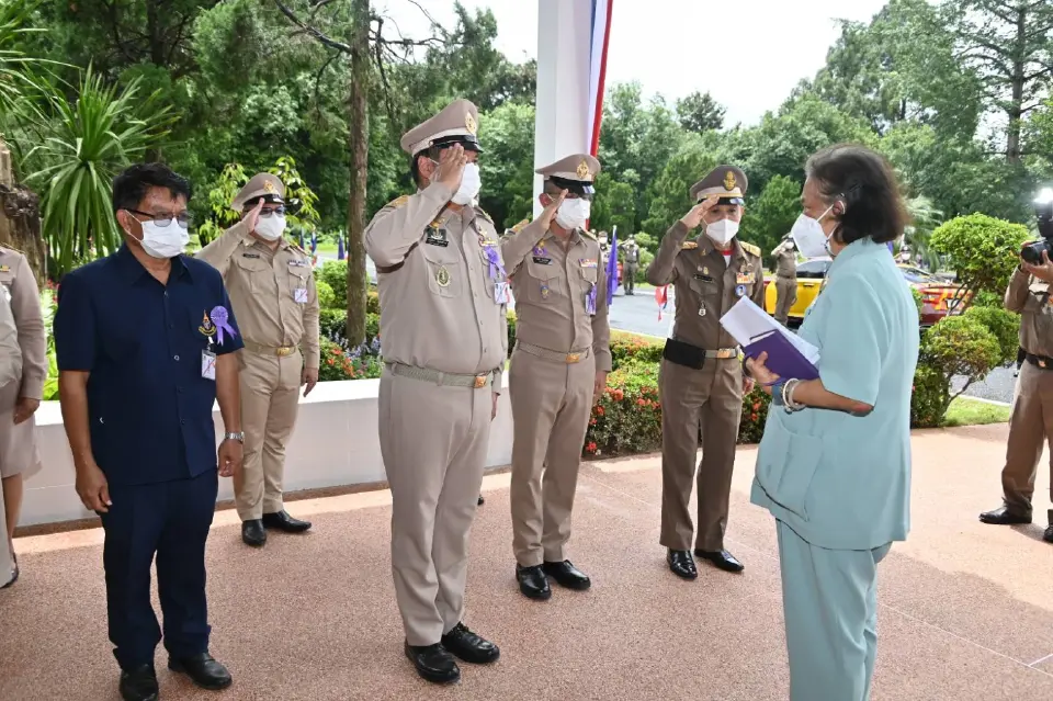 เฝ้ารับเสด็จกรมสมเด็จพระเทพฯ ติดตามศูนย์พัฒนาการเกษตรภูสิงห์