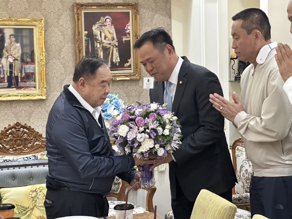 "ประยุทธ์-อนุพงษ์" ร่วมอวยพรวันเกิด "บิ๊กป้อม" ครบรอบ 78 ปี