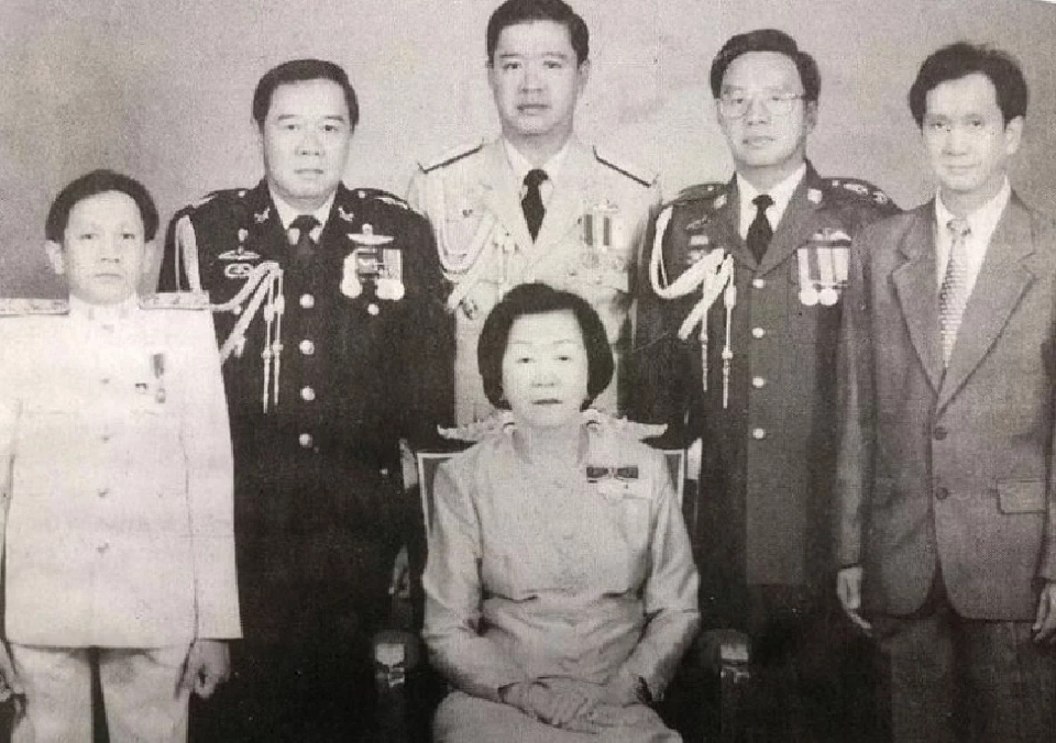 พี่คนโตของน้องชาย 4 คน 