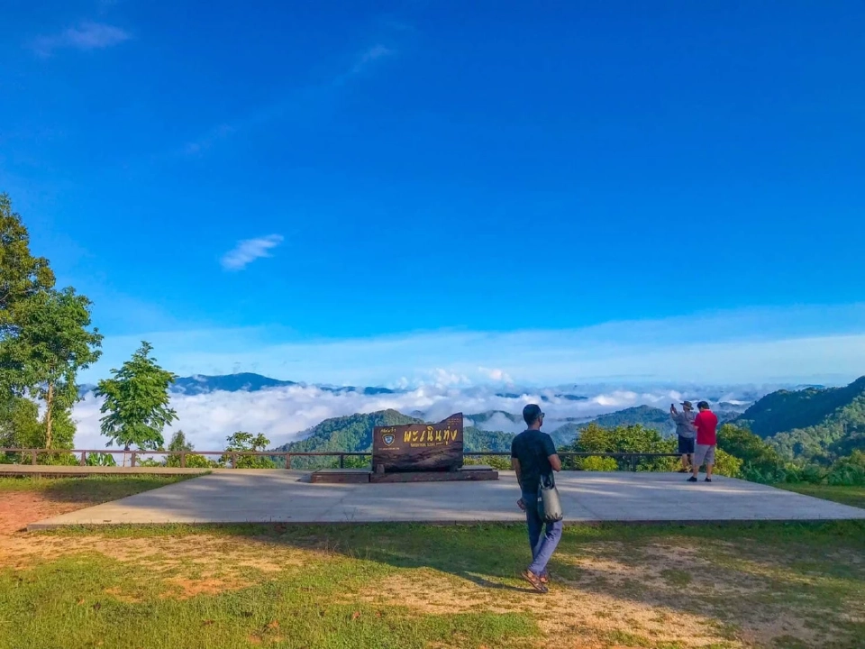 อุทยานแห่งชาติ “แก่งกระจาน” เขาพะเนินทุ่ง