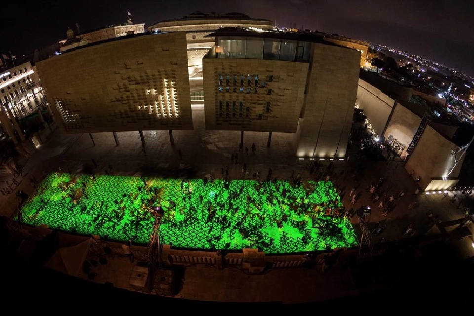 ครั้งแรกกับปรากฏการณ์ CO-CREATION สัมผัสจิตวิญญาณ “มิเกล เชอวาลิเยร์” ดิจิทัลอาร์ตระดับโลก