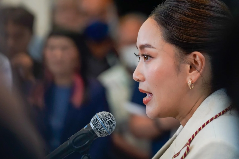 "อุ๊งอิ๊ง" ไม่ปฏิเสธนั่ง "หัวหน้าพรรคเพื่อไทย" ถ้าคนในพรรคอยากให้เป็น