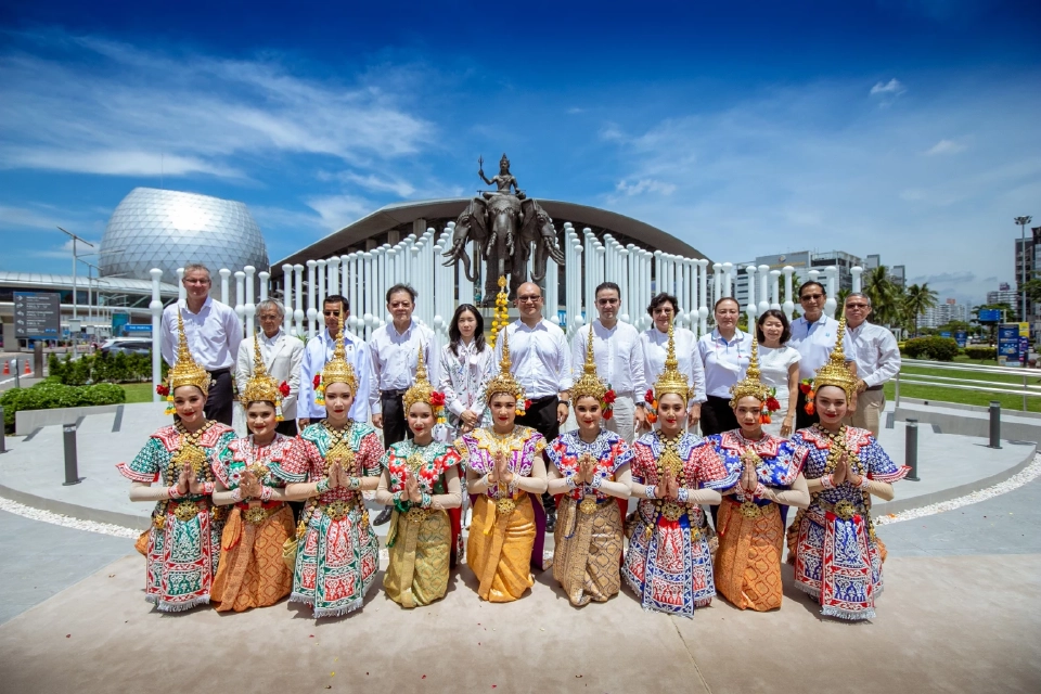 บางกอกแลนด์สร้าง "พระอินทร์ทรงช้างเอราวัณ" รำลึกผู้ก่อตั้งเมืองทองธานี