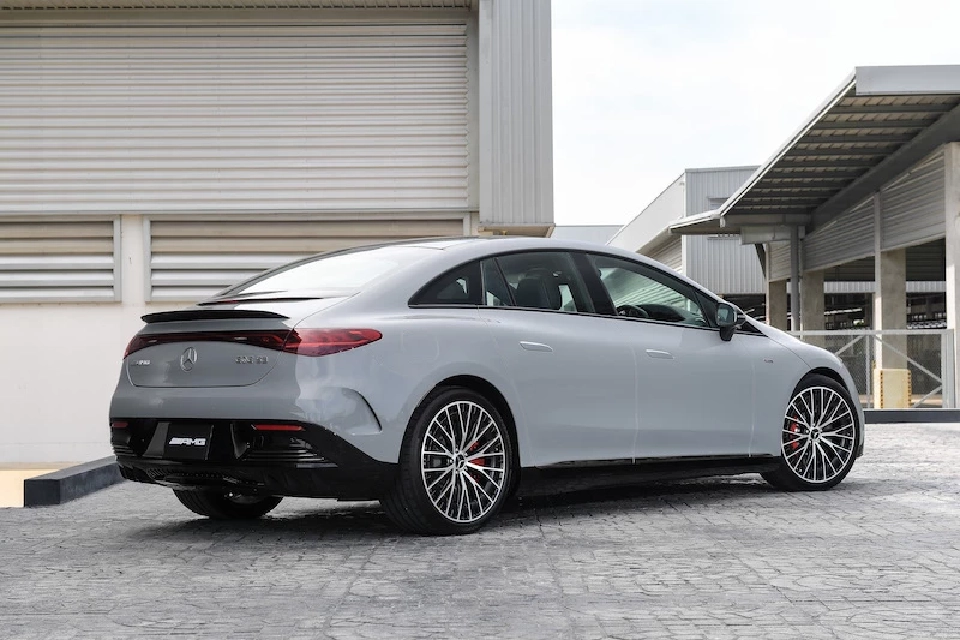 เบนซ์ นำเข้า EV 2 รุ่นใหม่ ตระกูล EQE เปิดตัวในไทย