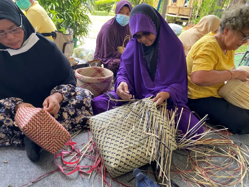 4 ทศวรรษ ศูนย์ศึกษาการพัฒนาพิกุลทองฯ เพิ่มอาชีพ ขยายตลาด สร้างรายได้ประชาชน