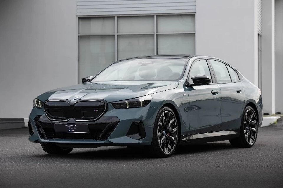 BMW i5 M60 xDrive ราคา 5.599 ล้านบาท
