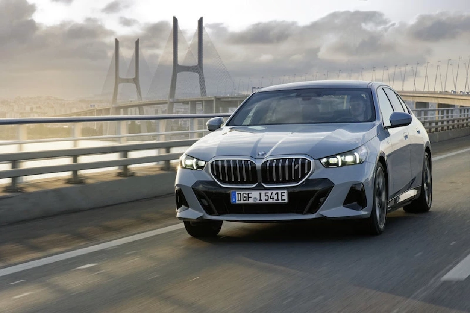 BMW i5 eDrive40