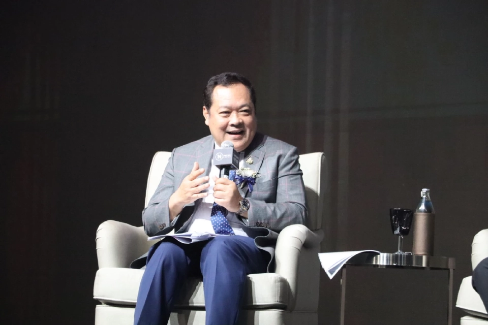 พันตำรวจเอก ทวี สอดส่อง รัฐมนตรีว่าการกระทรวงยุติธรรม