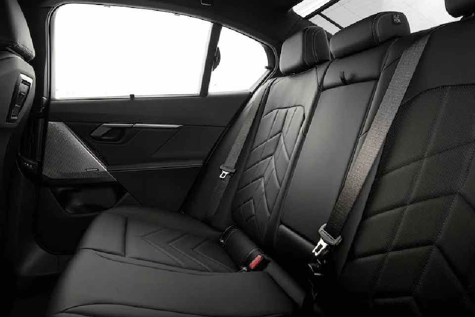 BMW i5 eDrive40 M Sport ราคา 4.999 ล้านบาท