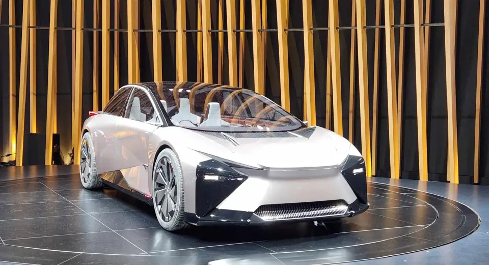 เลกซัส เปิดตัว LF-ZC คอนเซปต์รถยนต์ BEV ในงาน JAPAN MOBILITY SHOW 2023