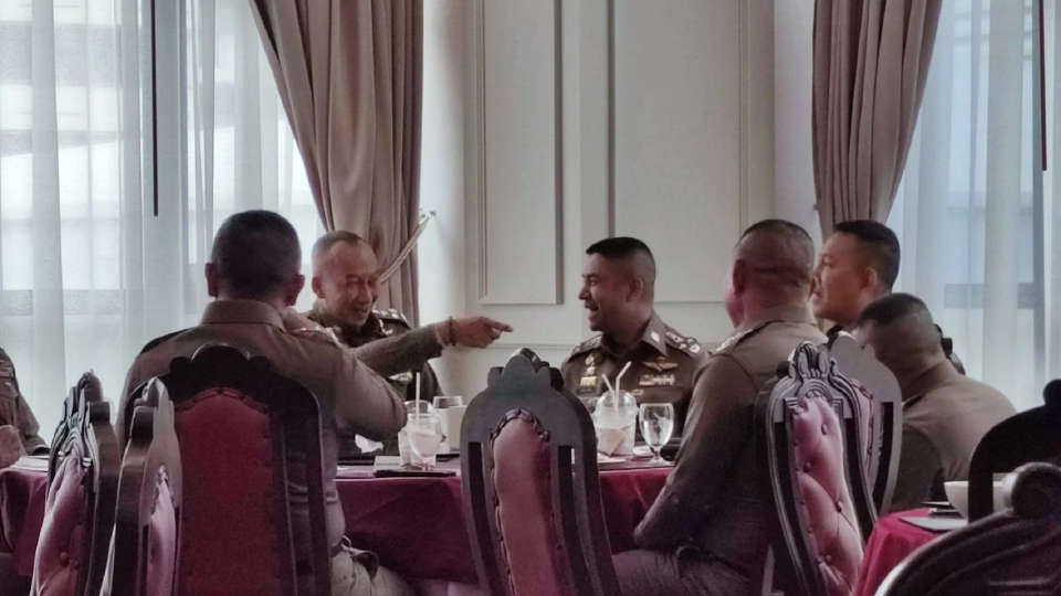 “บิ๊กต่อ-บิ๊กโจ๊ก”ชื่นมื่น ร่วมวงทานข้าวหน้าไก่