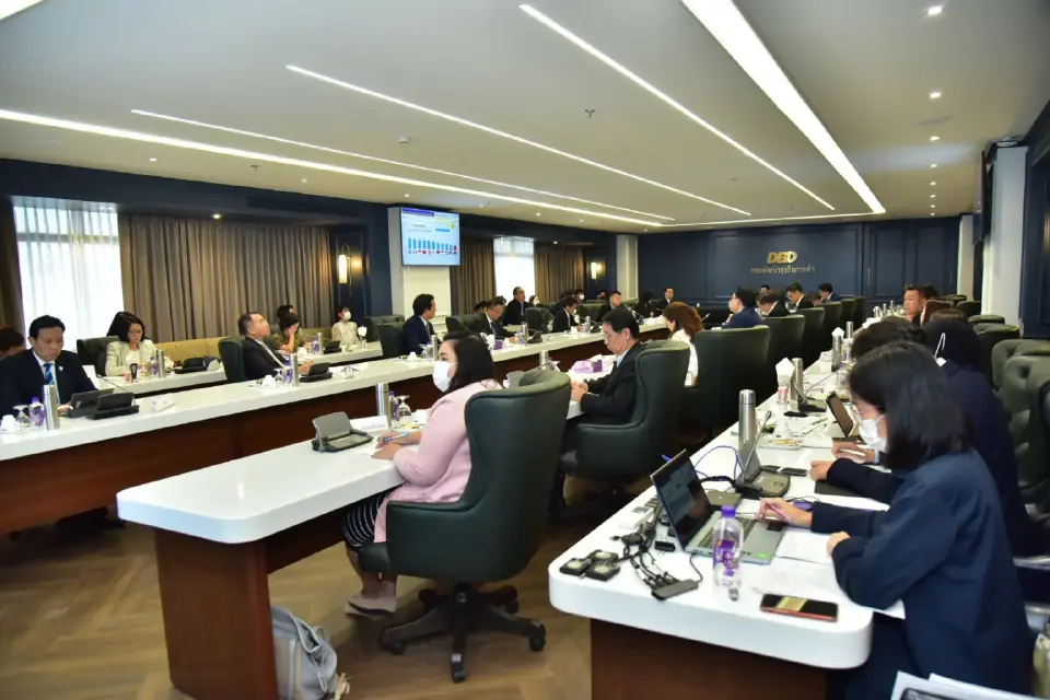 รมช.พณ.นภินทร ถก 12 สถาบันการเงิน ดัน SMEs ไทยโต 40% ของ GDP