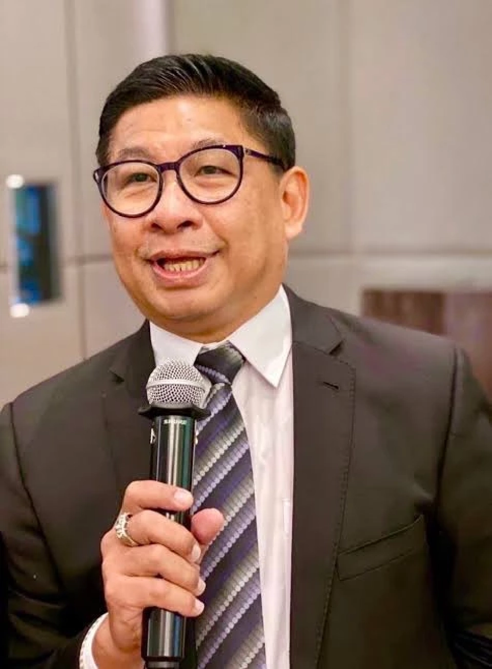 รศ.ภก.ชาลี ทองเรือง 