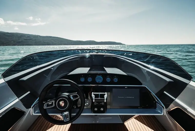 เรือไฟฟ้า EV Porsche 850 Fantom Air ราคา 21 ล้านบาท