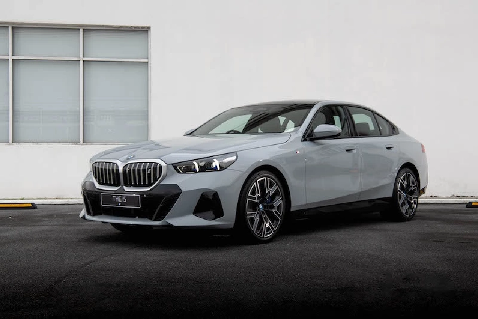 BMW i5 eDrive40 M Sport ราคา 4.999 ล้านบาท
