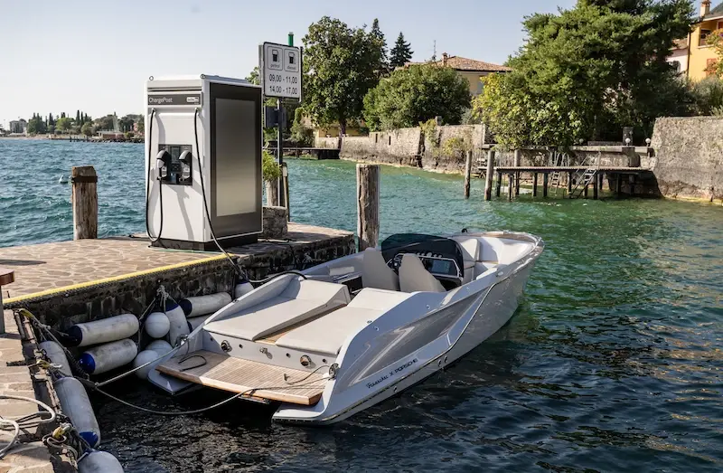 เรือไฟฟ้า EV Porsche 850 Fantom Air ราคา 21 ล้านบาท