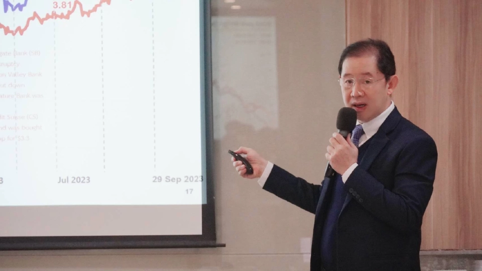 ดร.สมจินต์ ศรไพศาล กรรมการผู้จัดการ สมาคมตลาดตราสารหนี้ไทย