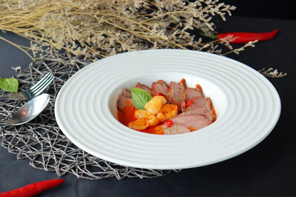 “Culinary Canvas” เมนูซิกเนเจอร์ TOP CHEF โรงแรมฮอลิเดย์ อินน์ ศรีราชา