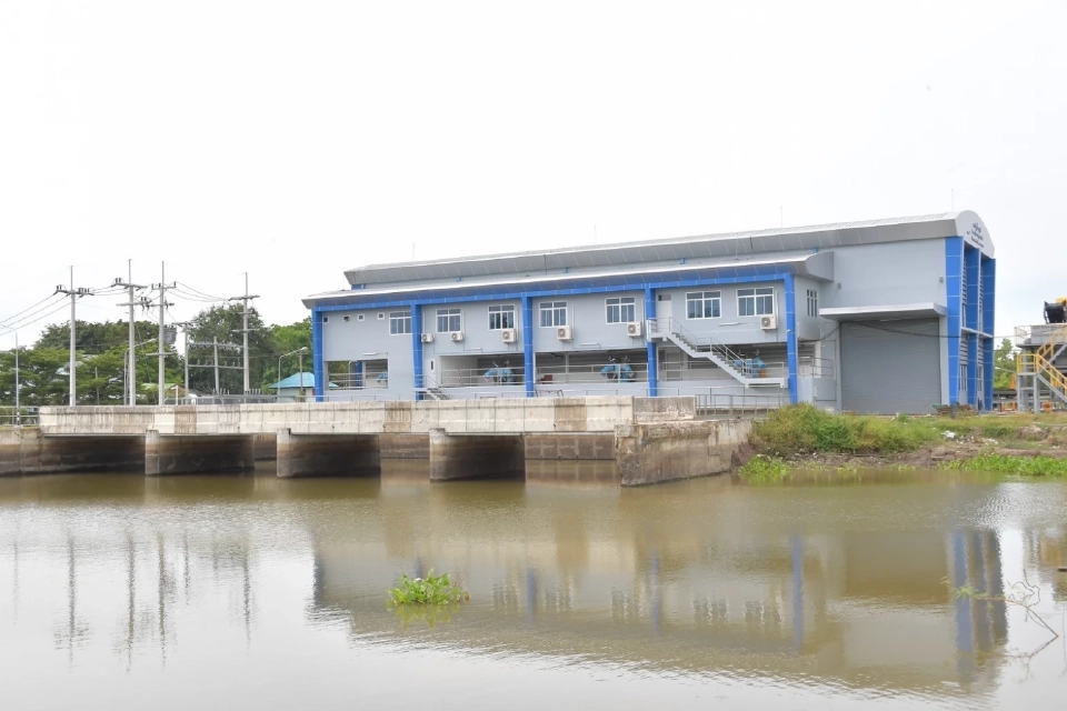 รมว.ธรรมนัส เยือนแปดริ้ว สั่งชป.เร่งปรับปรุงระบบชลประทาน